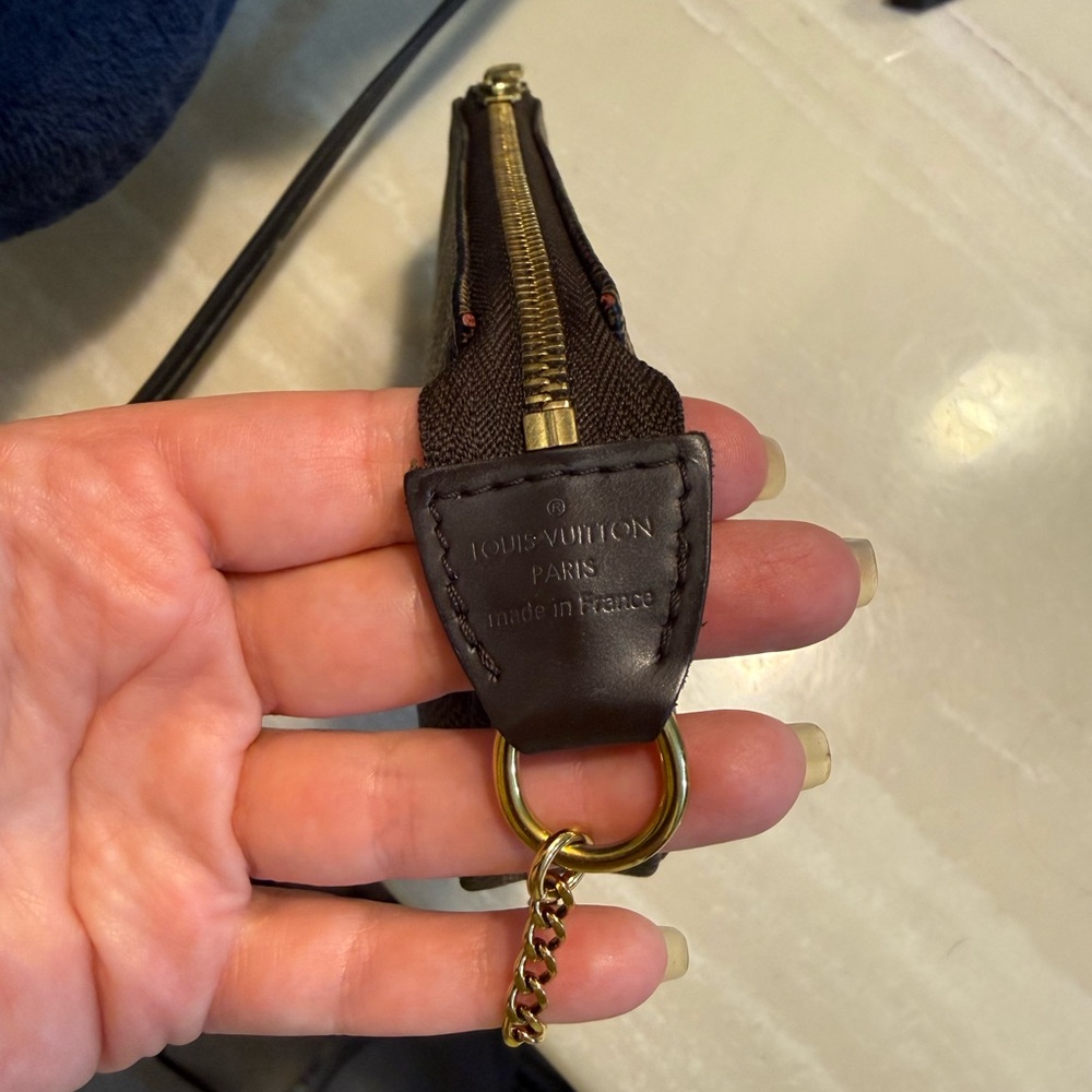 Louis Vuitton Mini Pochette - Picture 5 of 6
